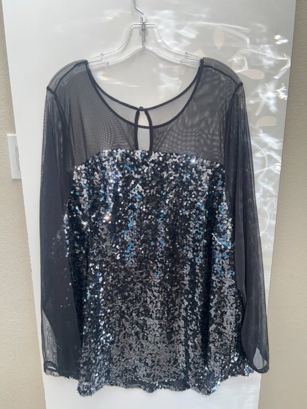 TORRID BLACK LINED MESH & SEQUIN TOP PLUS SIZE 4 LONG SLEEVE FANCY
